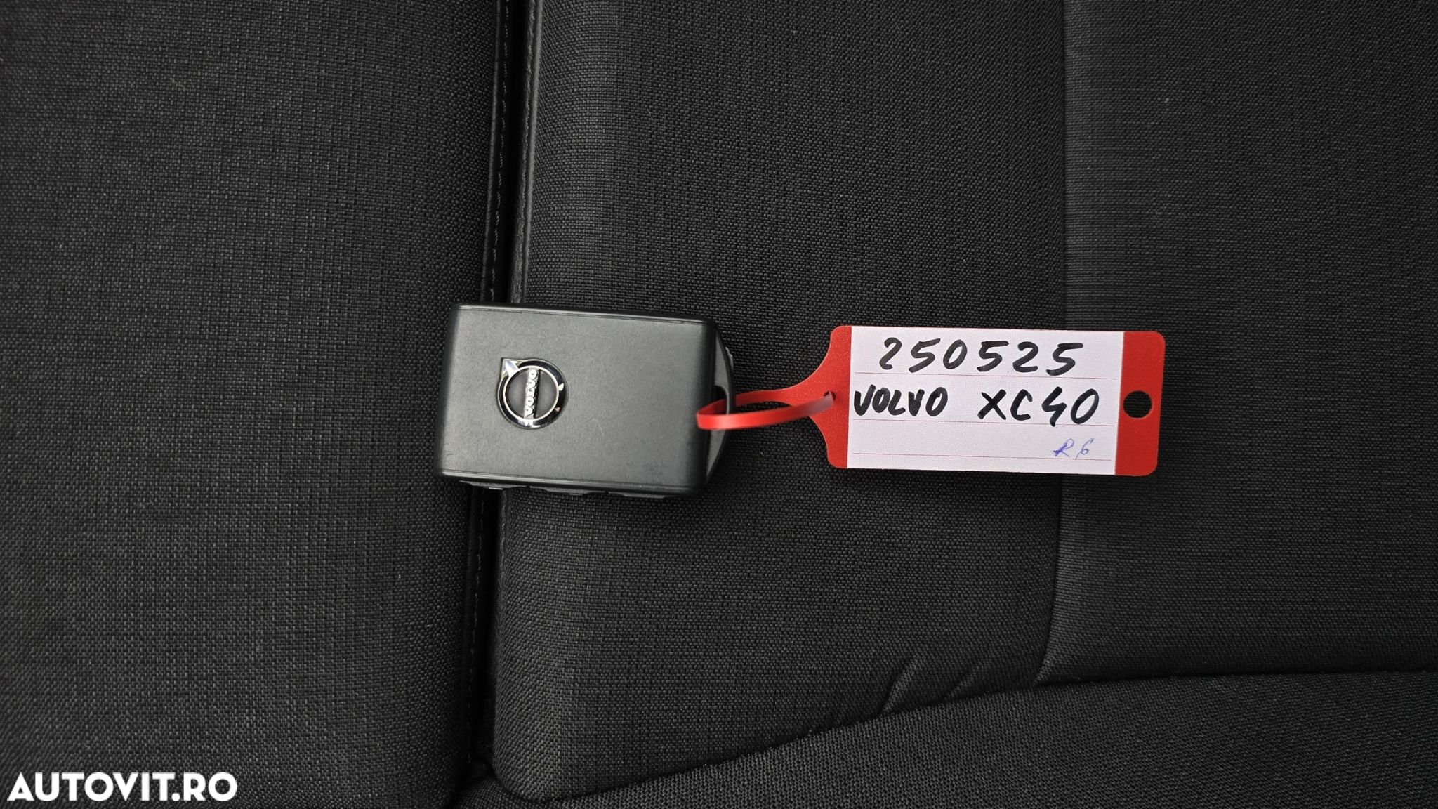 Volvo XC 40 D4 AWD Momentum Pro - 21