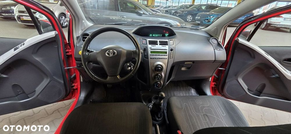 Toyota Yaris - 14