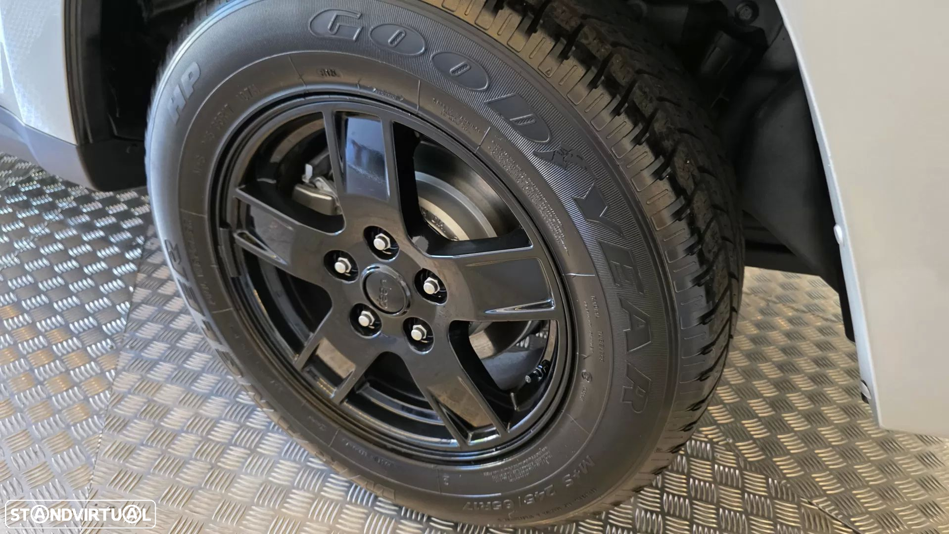 Jeep Grand Cherokee 3.0 CRD V6 Laredo - 27