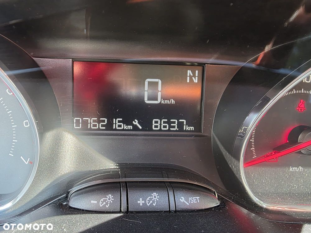 Peugeot 208 1.2 VTi Active ETG5 - 9