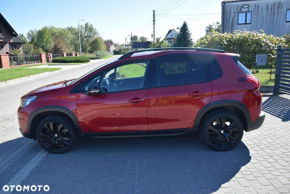 Peugeot 2008 1.2 Pure Tech Allure S&S - 13