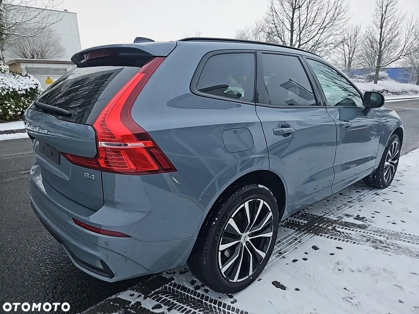 Volvo XC 60 B4 B Plus Dark - 2