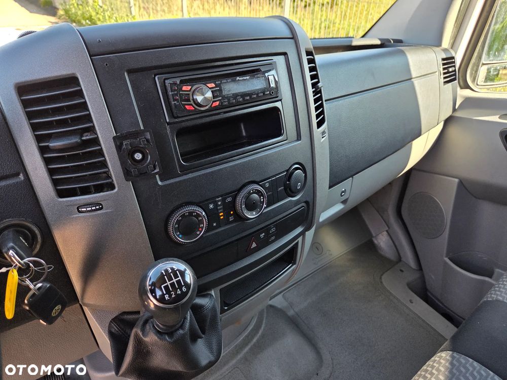 Volkswagen CRAFTER L2H2 2,0TDi - 7