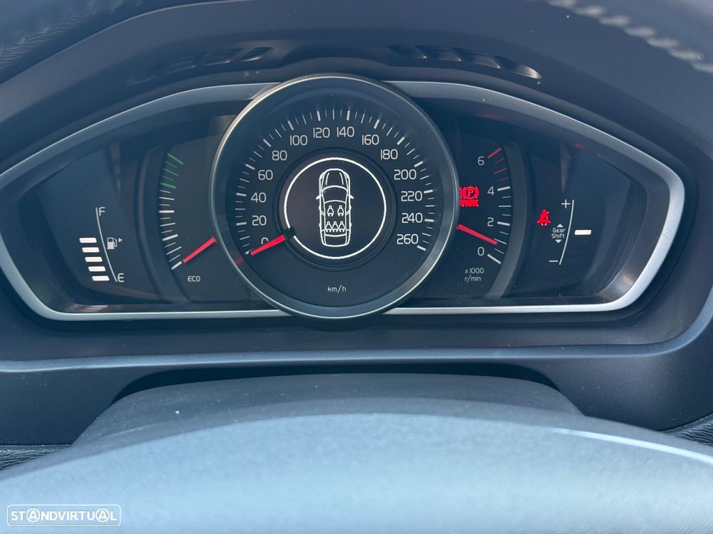 Volvo V40 2.0 D3 Momentum - 28