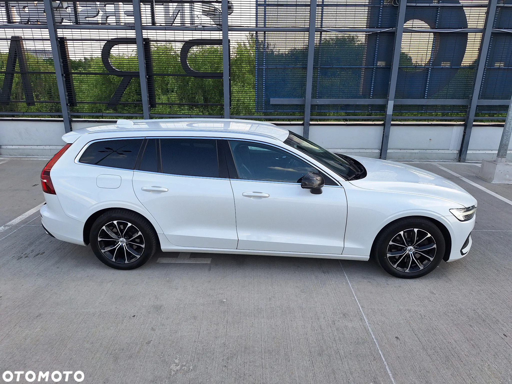 Volvo V60 D4 Momentum Pro - 9