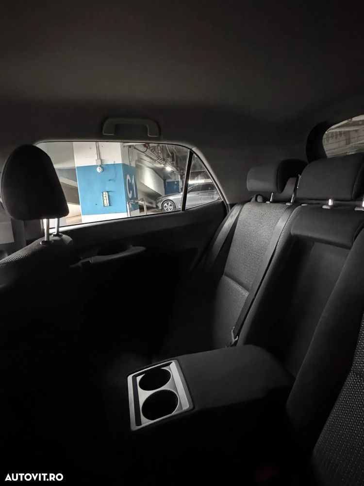 Toyota Auris 1.6 L Valvematic M/M Executive - 18