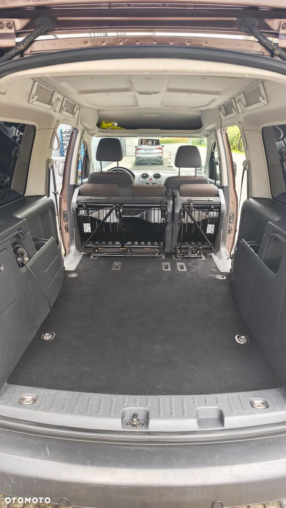 Volkswagen Caddy Maxi Trendline DSG - 25