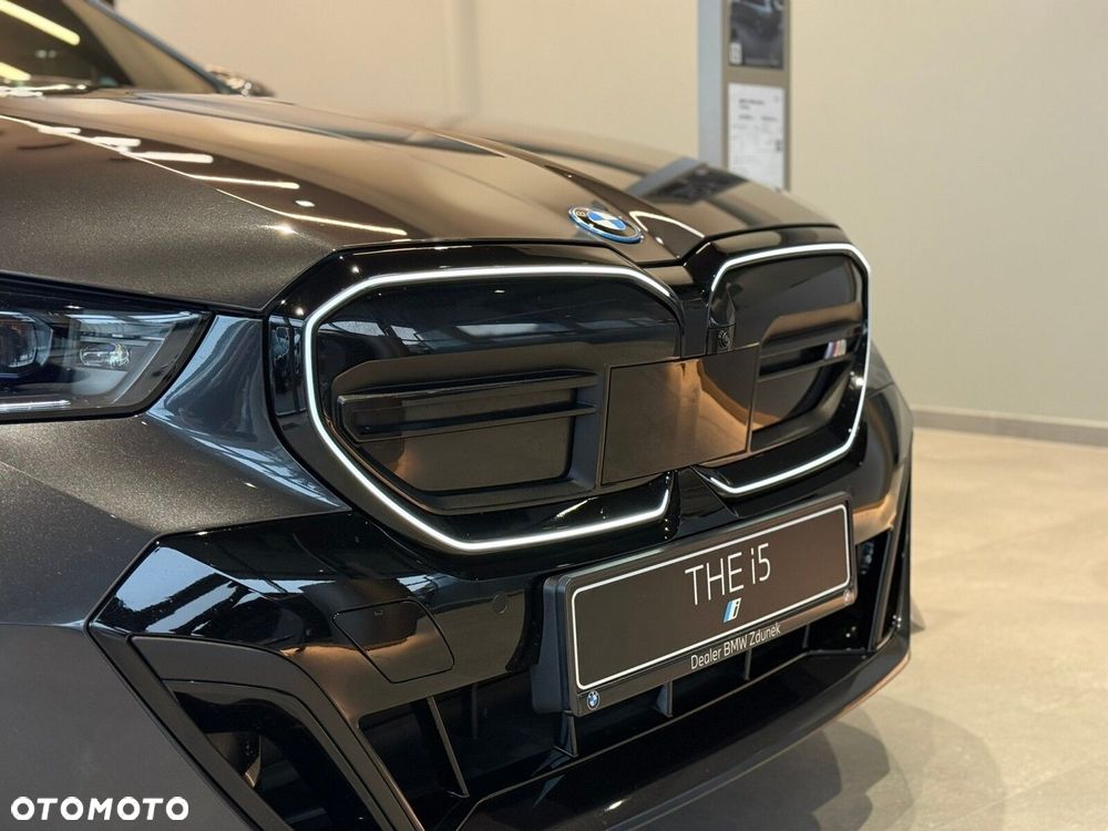 BMW i5 - 5