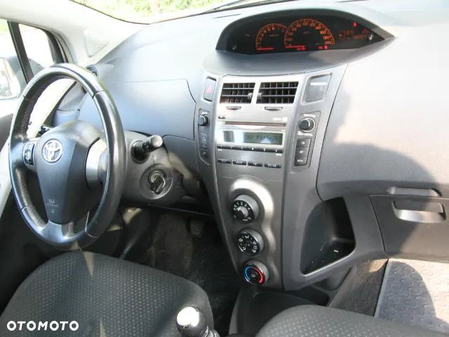 Toyota Yaris 1.33 Luna - 15