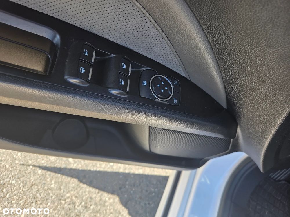 Ford Fusion - 9