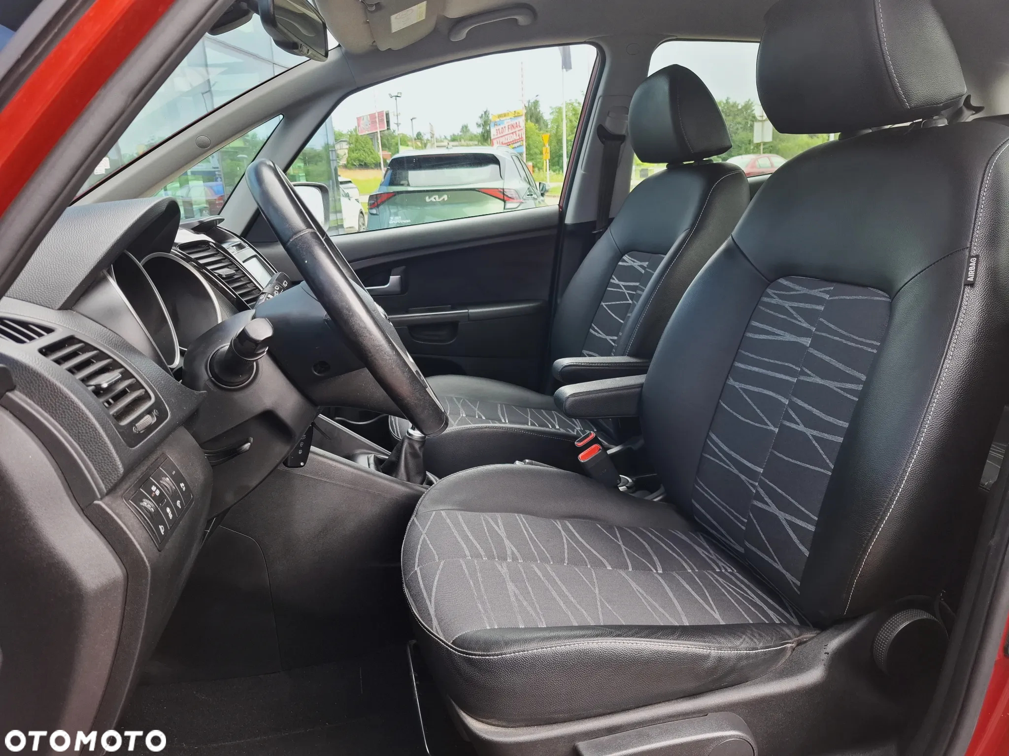Kia Venga 1.4 Business Line - 11