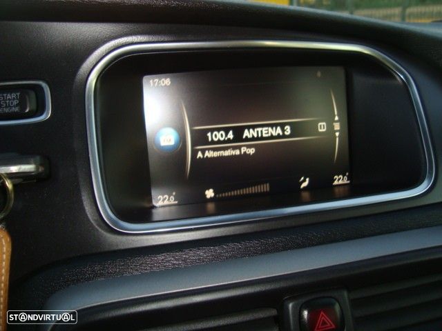 Volvo V40 2.0 D3 R-Design Momentum - 23