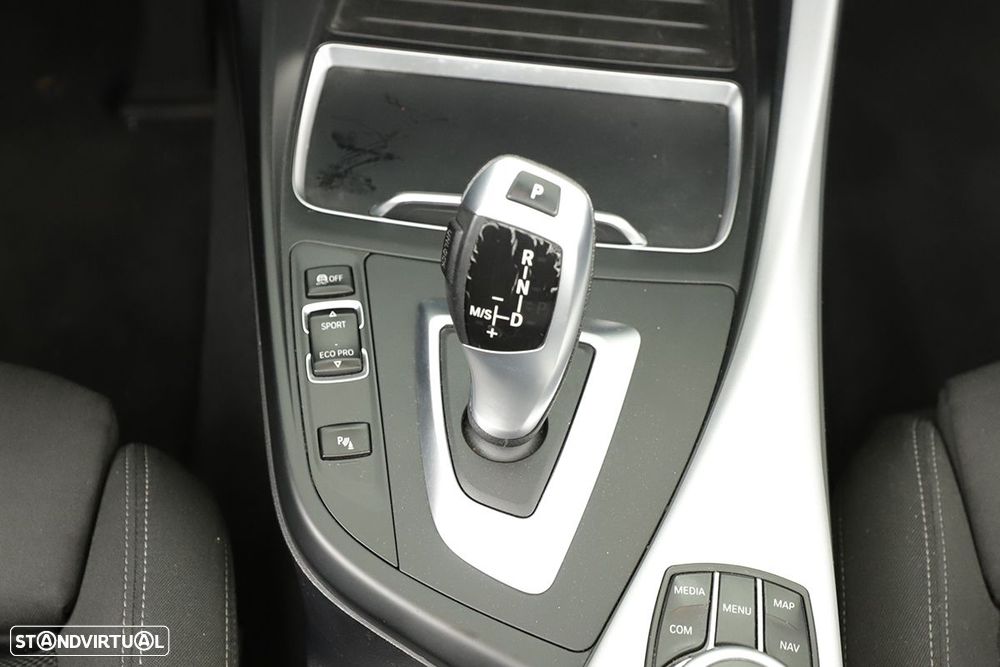 BMW 218 - 26