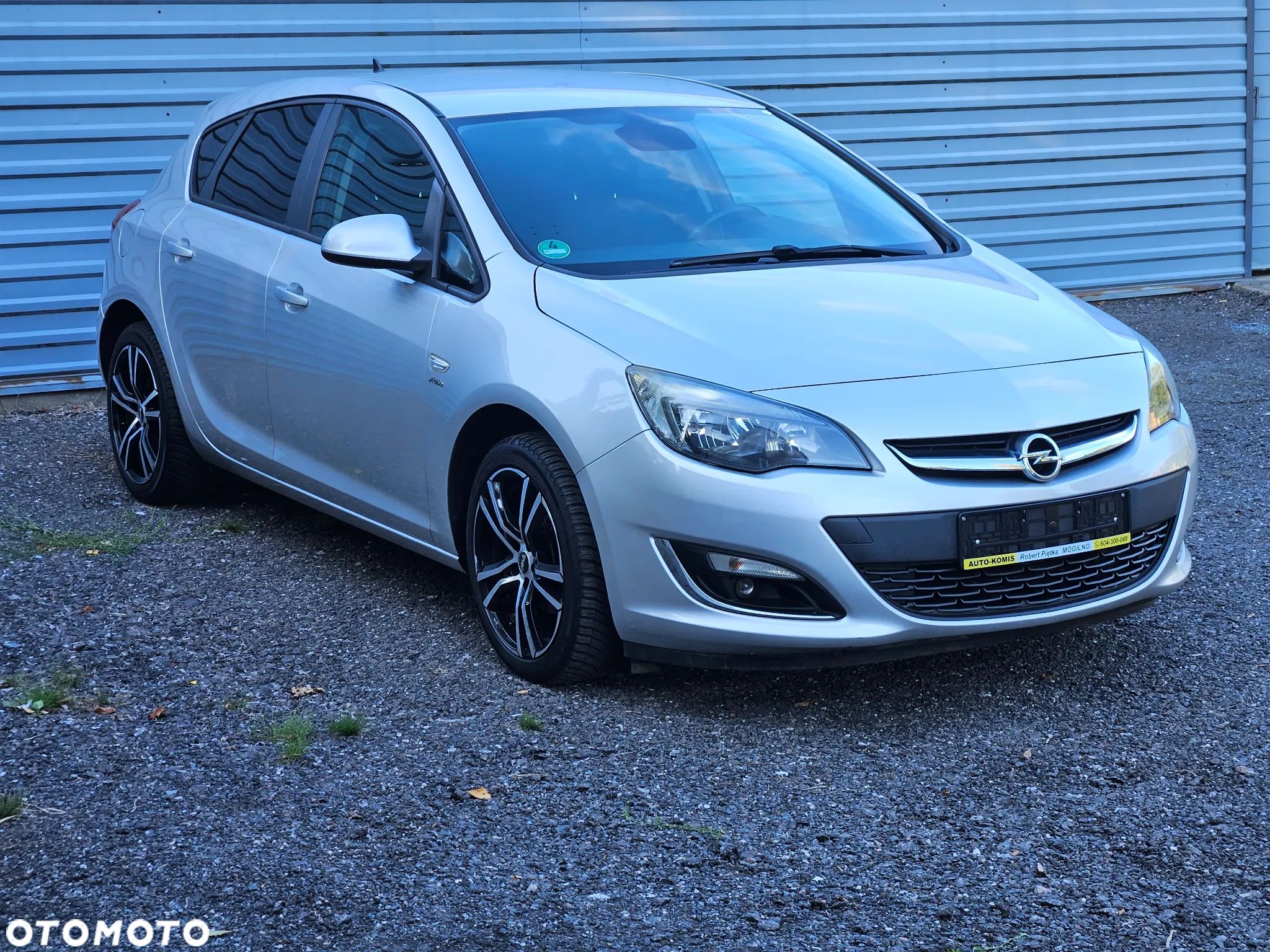 Opel Astra IV 1.4 T Active - 1