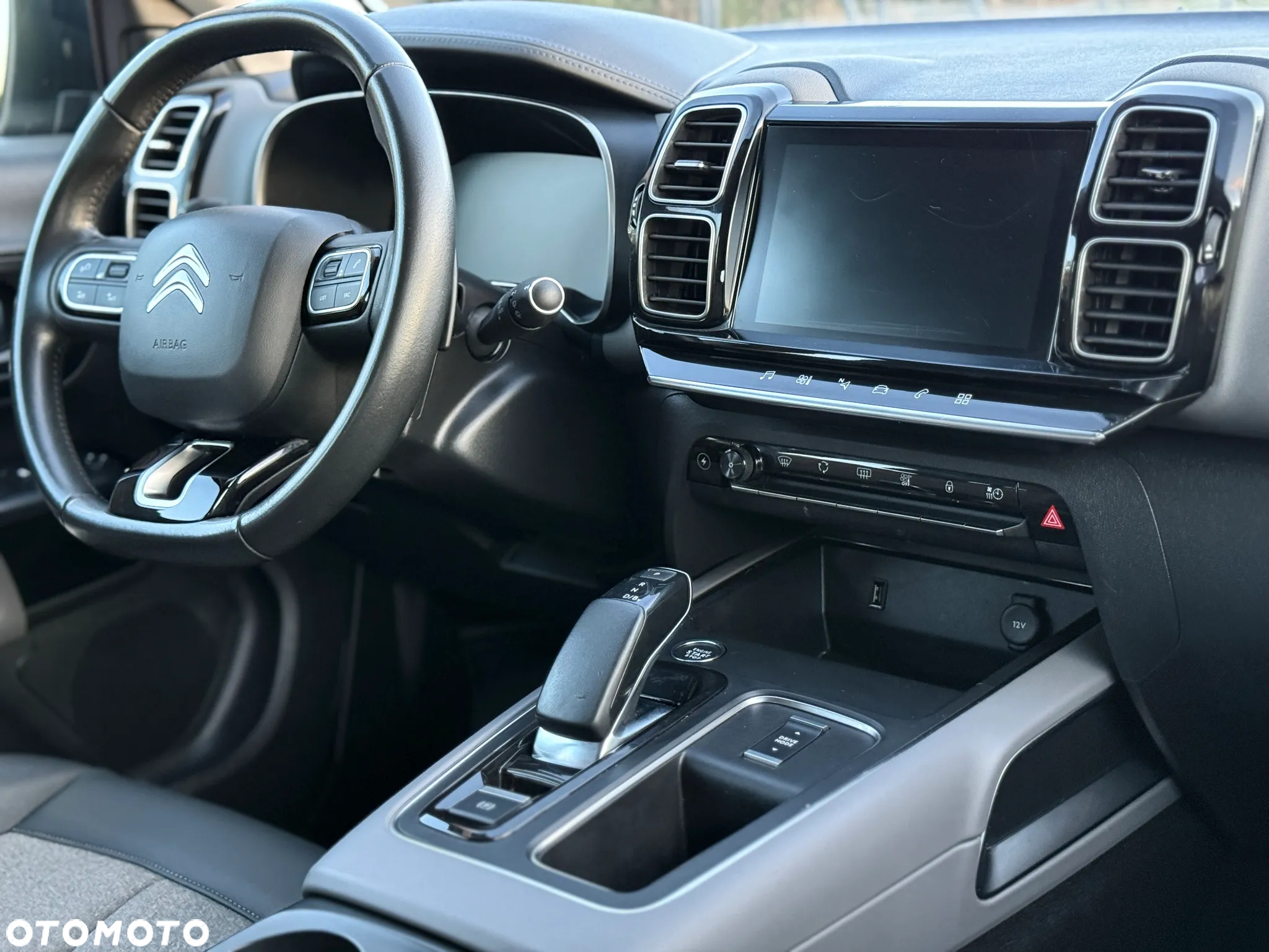 Citroën C5 Aircross Hybrid 225 e.EAT8 SHINE PACK - 32