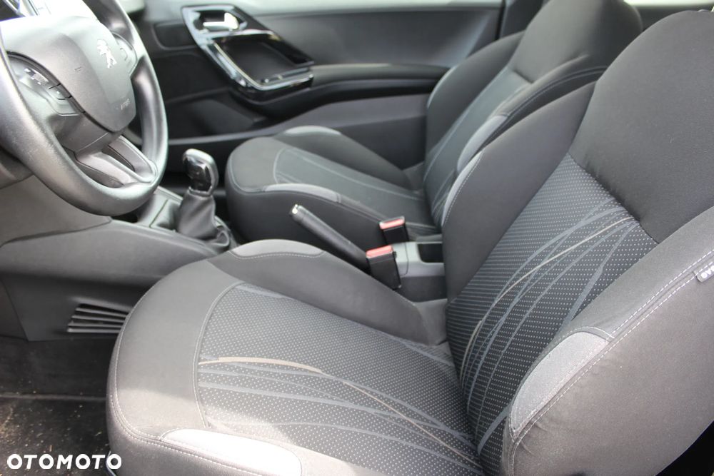 Peugeot 208 PureTech 82 Active - 11