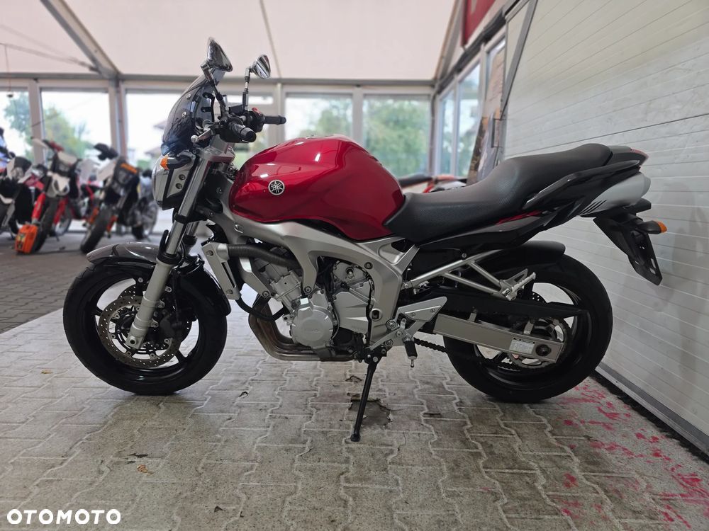 Yamaha FZ - 8