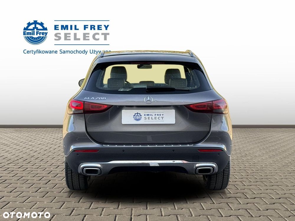 Mercedes-Benz GLA - 5