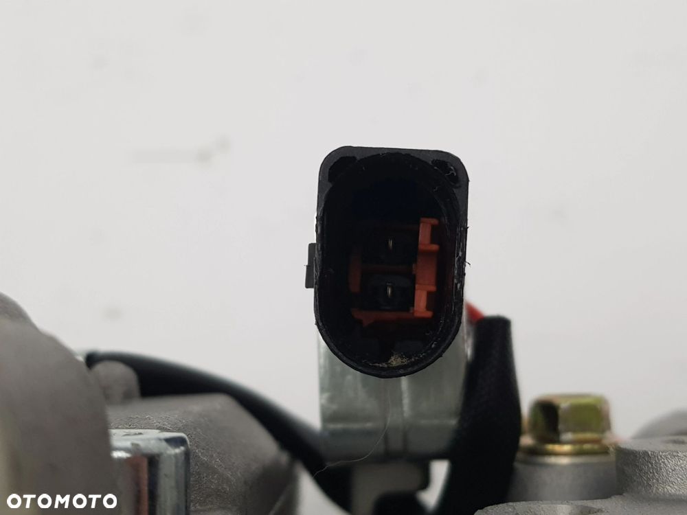 NOWY Kompresor Sprężarka klimatyzacji Volkswagen T5 89063701 MULTIVAN TRANSPORTER T5 2.5 TDI - 6