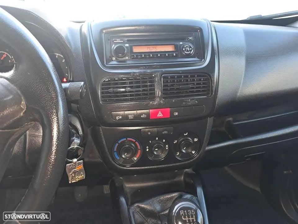 Opel Combo 1.6 XL - 11