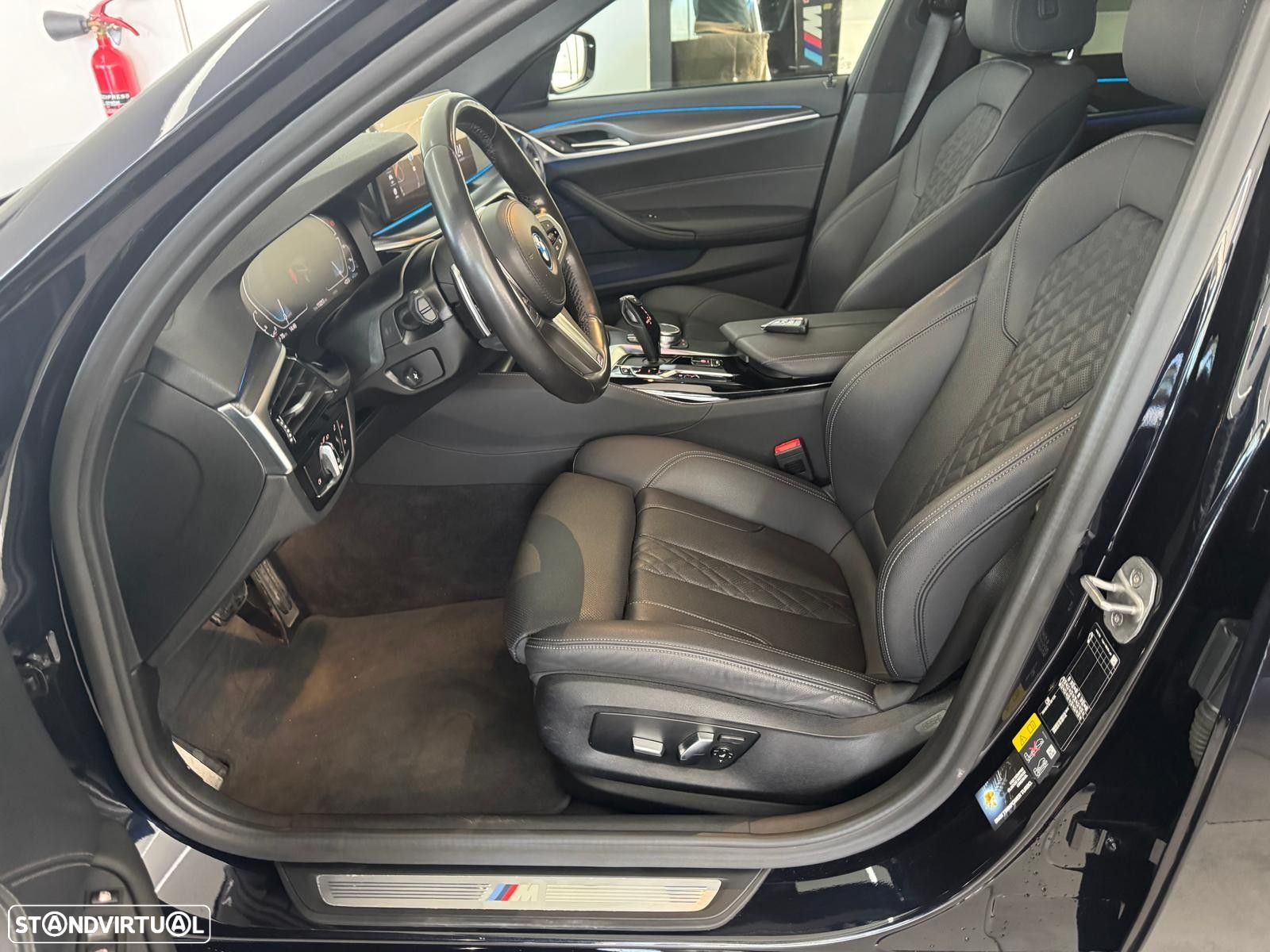 BMW 530 e Pack Desportivo M - 15