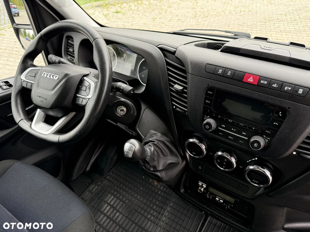 Iveco DAILY - 12