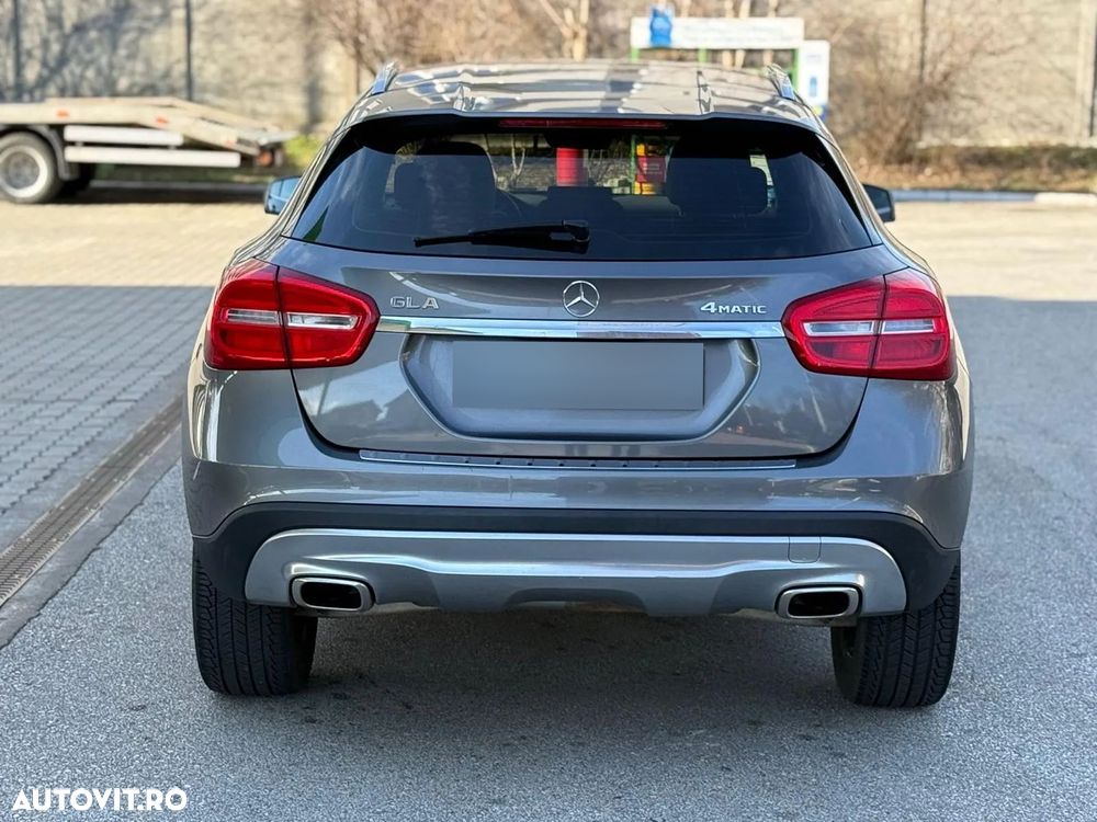 Mercedes-Benz GLA 200 d 4MATIC Aut. - 10