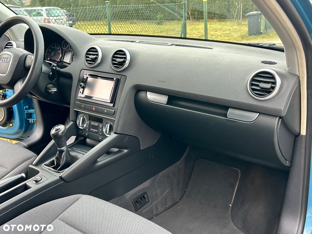 Audi A3 3-drzwiowe 1.6 Attraction - 21