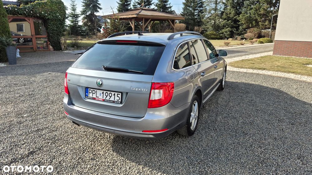 Skoda Superb 2.0 TDI DSG Exclusive - 5