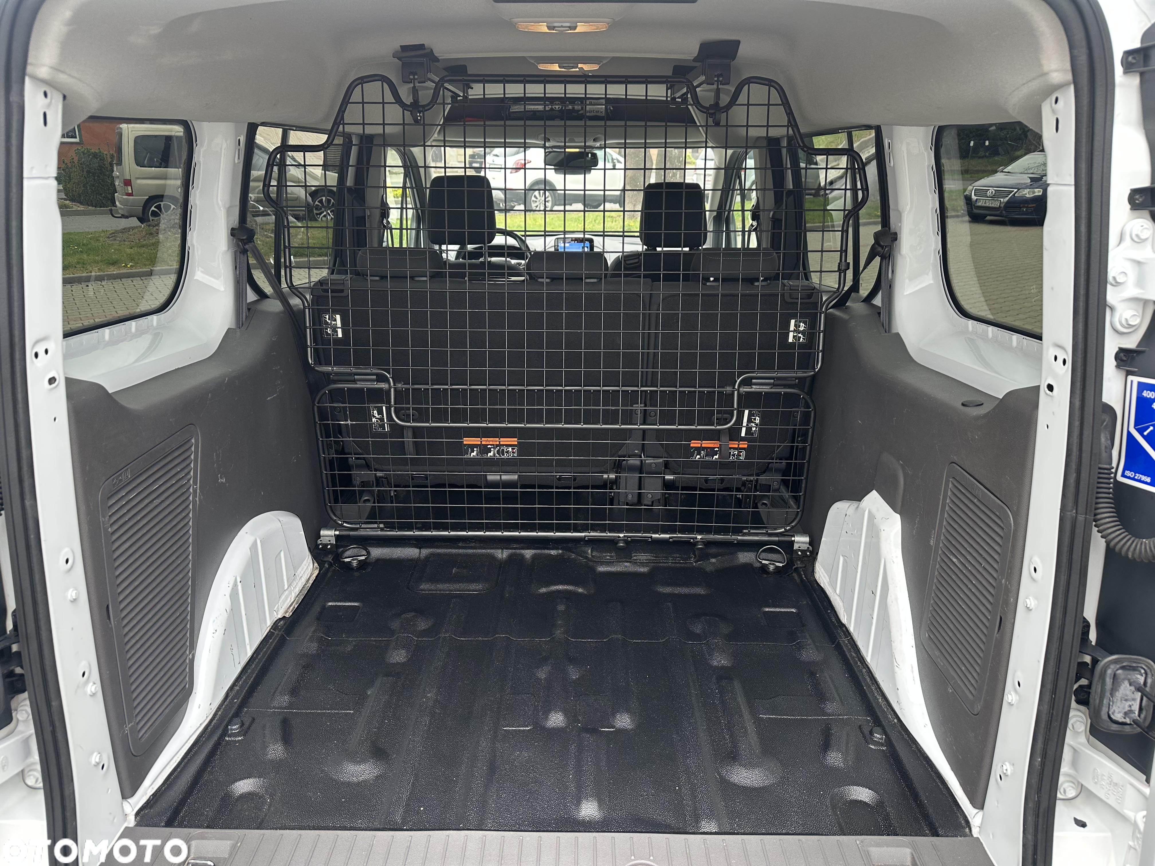 Ford Transit Connect - 13
