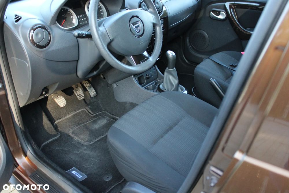 Dacia Duster 1.6 - 15