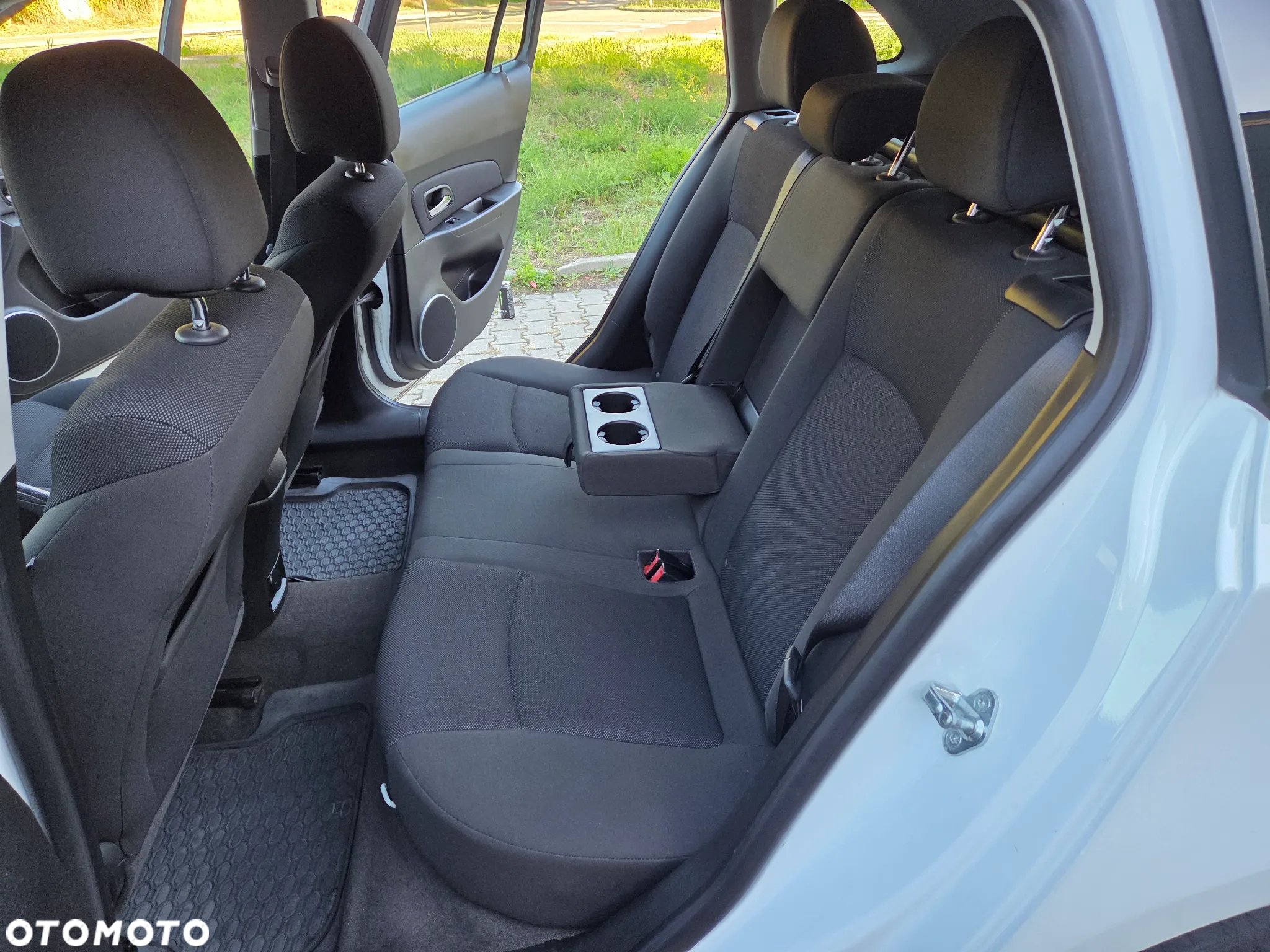 Chevrolet Cruze 1.6 LS - 24