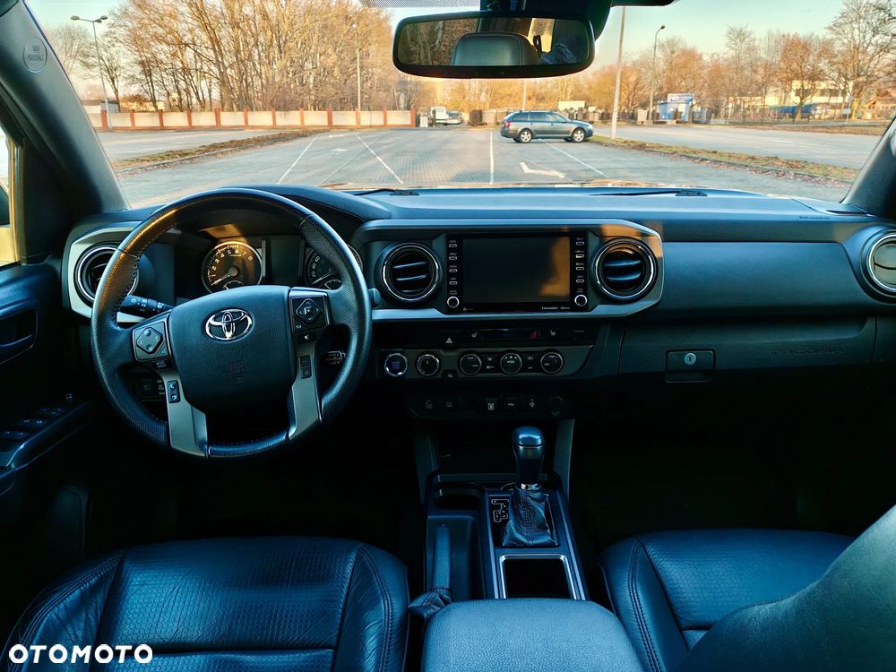 Toyota Tacoma - 17