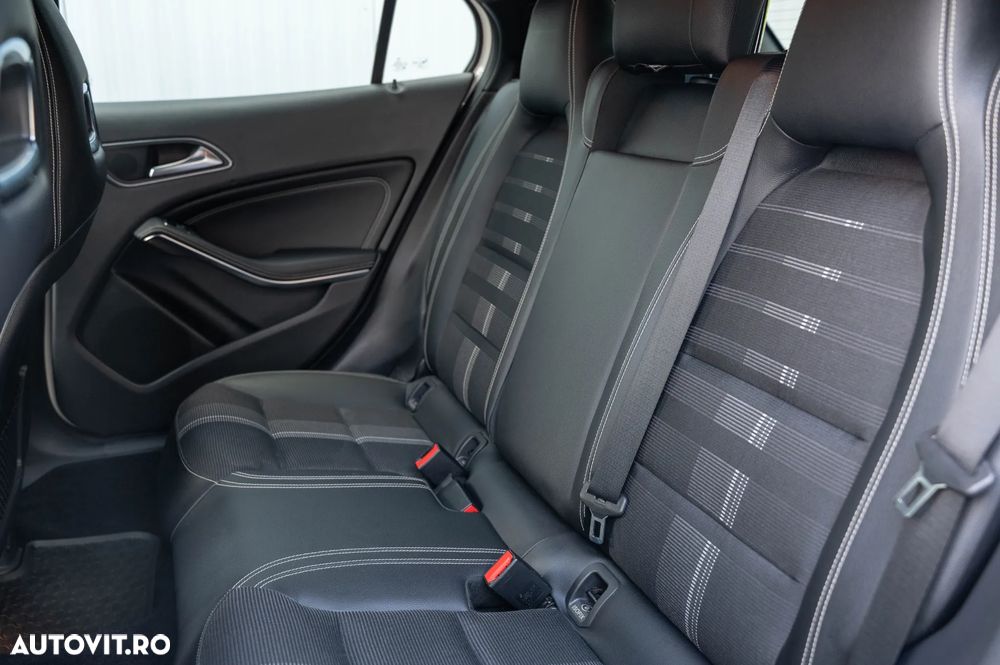 Mercedes-Benz GLA 220 d 4MATIC 7G-DCT - 6