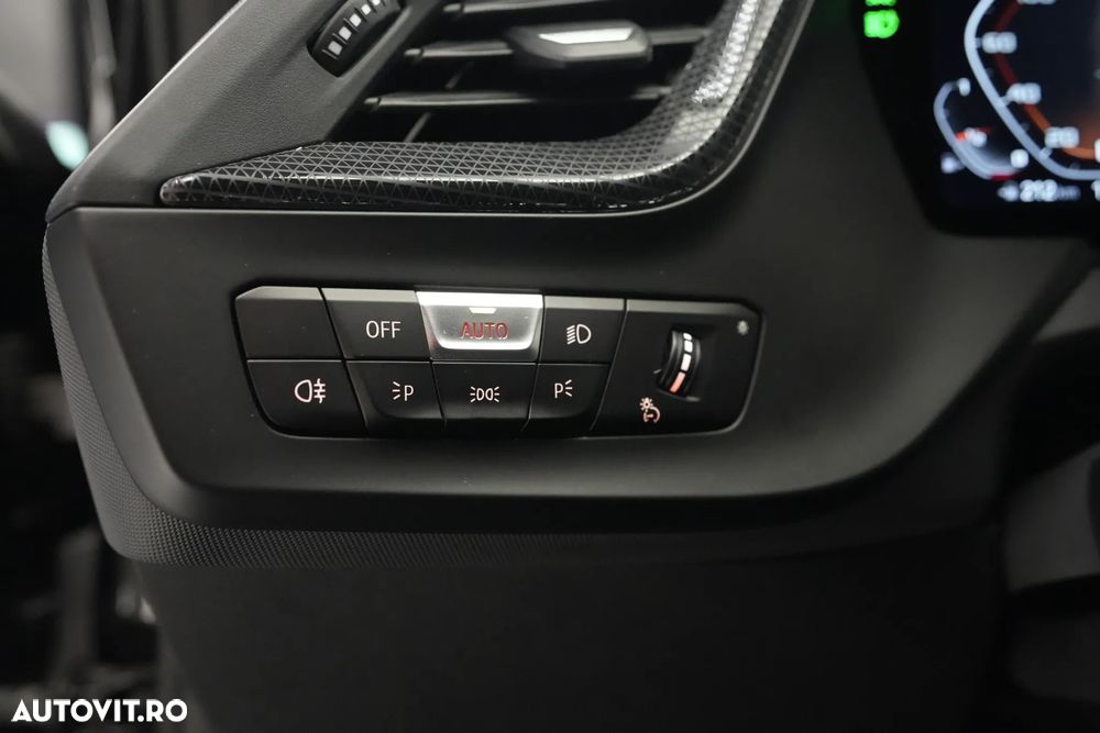 BMW M1 M135i xDrive AT - 18
