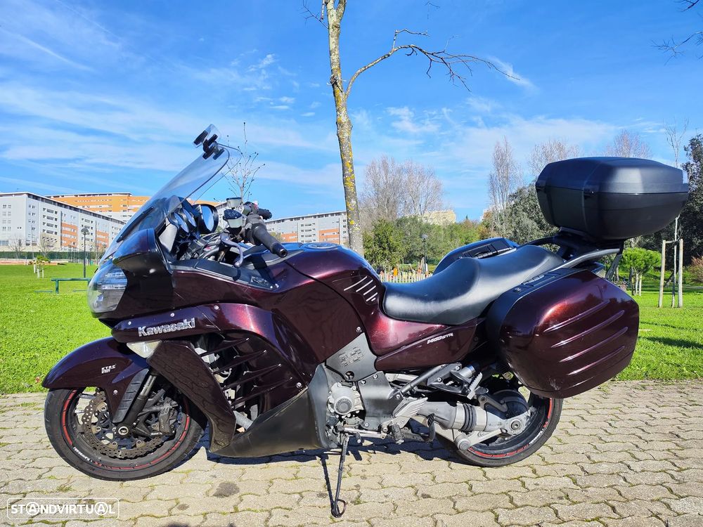 Kawasaki GTR 1400 abs - 4