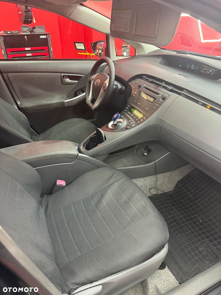 Toyota Prius - 10