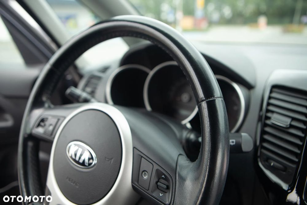 Kia Venga - 14