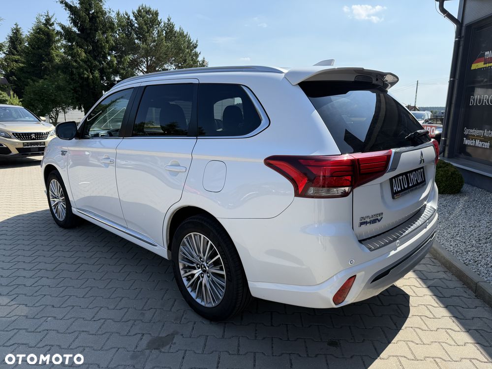 Mitsubishi Outlander 2.4 4WD Top - 12