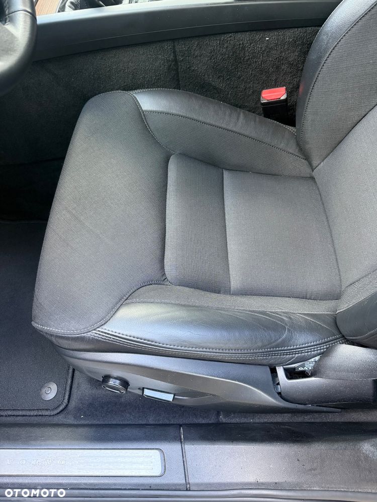 Volvo XC 60 D3 Momentum Pro - 22