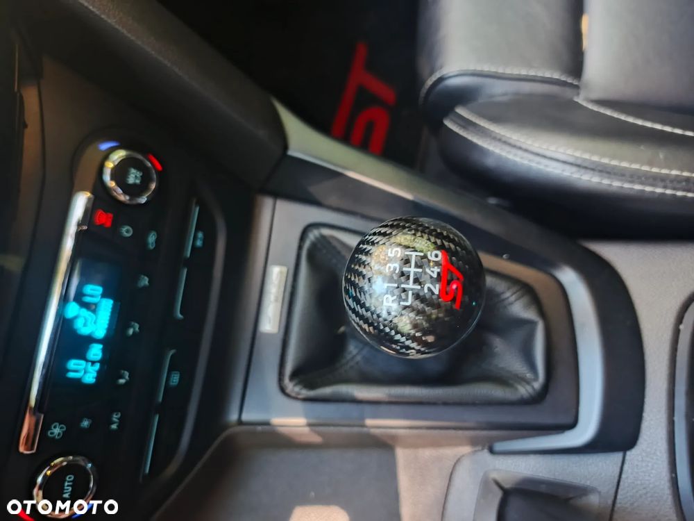 Ford Focus 2.0 EcoBoost ST - 19