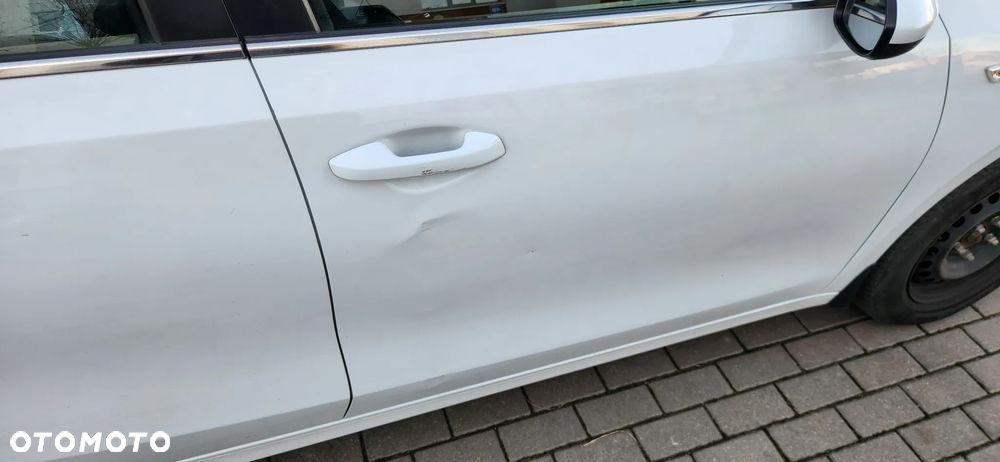 Kia Ceed - 9