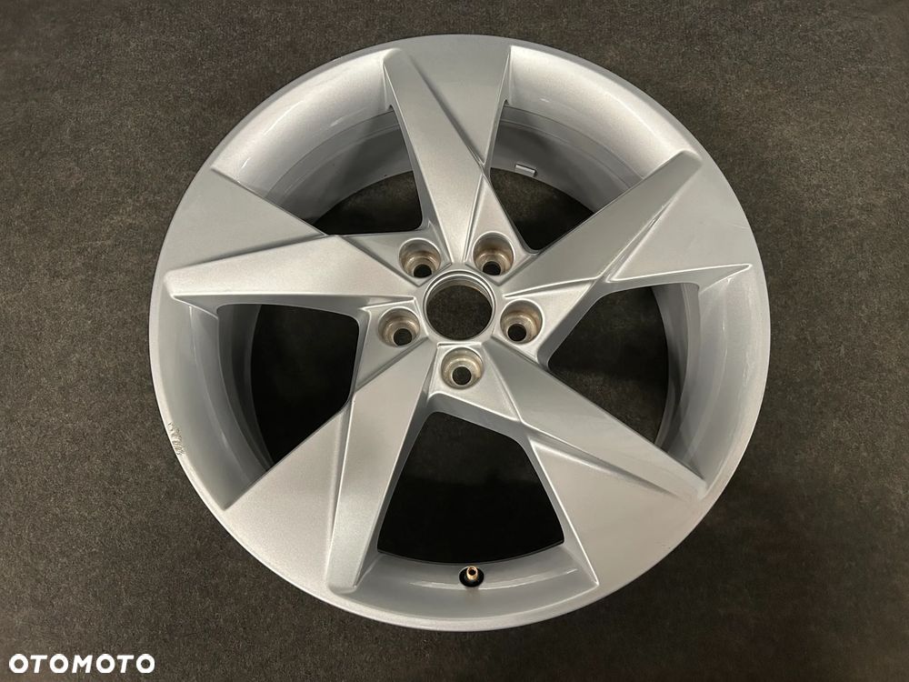 Alufelga Skoda Scala, Kamiq 17 cali 5x100 1szt. 657601025C - 1