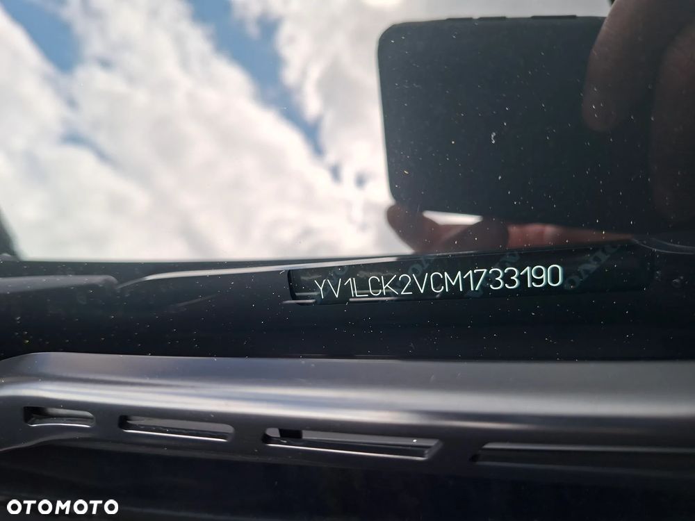 Volvo XC 90 B5 D AWD Momentum Pro - 24