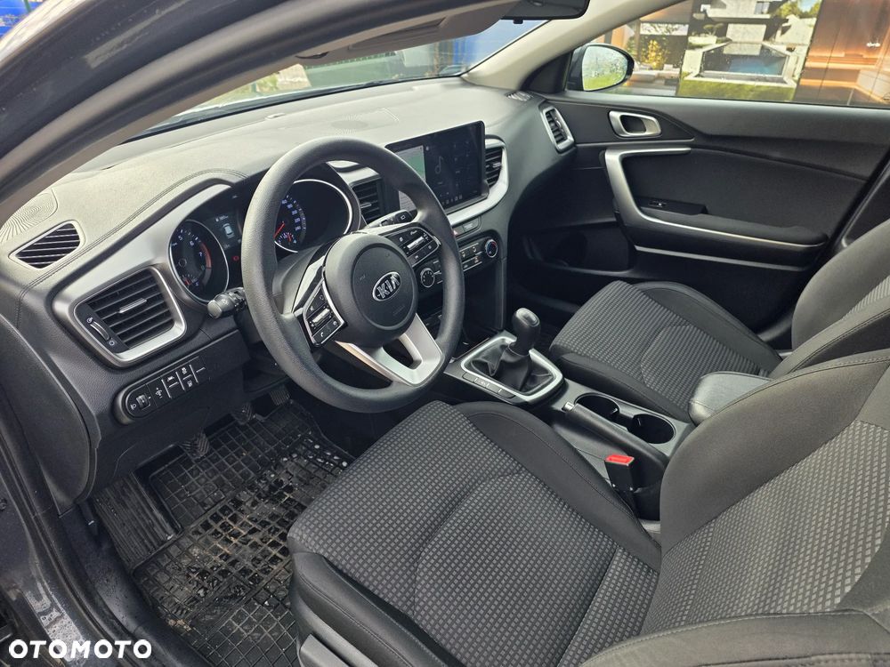 Kia Ceed - 13