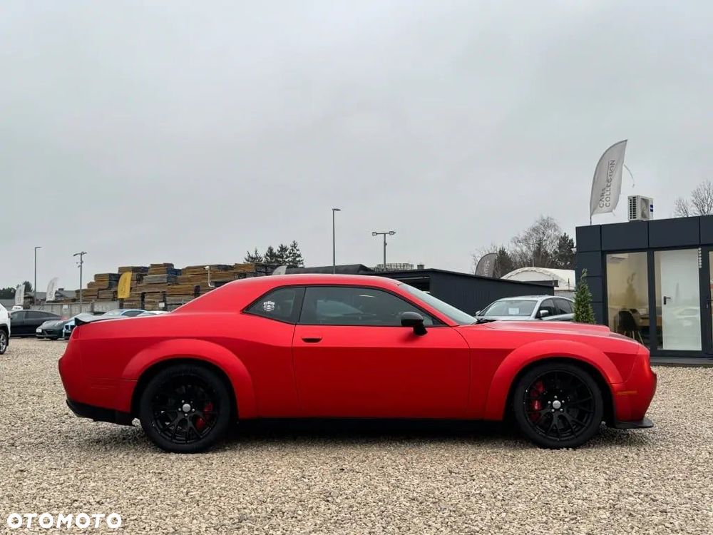 Dodge Challenger - 2