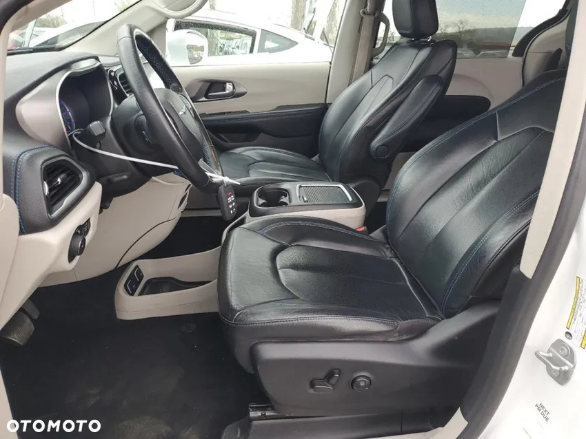 Chrysler Pacifica - 7