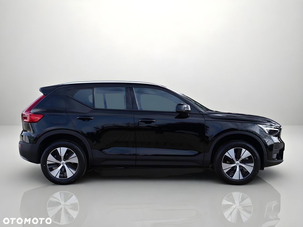 Volvo XC 40 B3 Plus Dark - 4