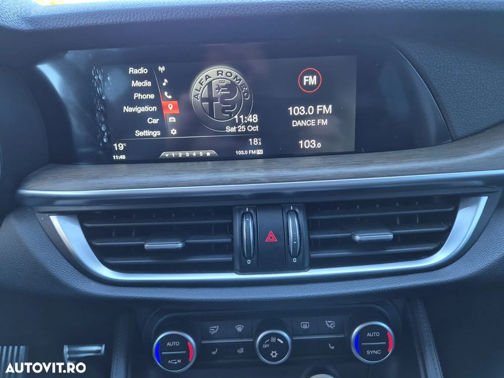 Alfa Romeo Stelvio 2.0 Turbo AWD AT8 Veloce - 25