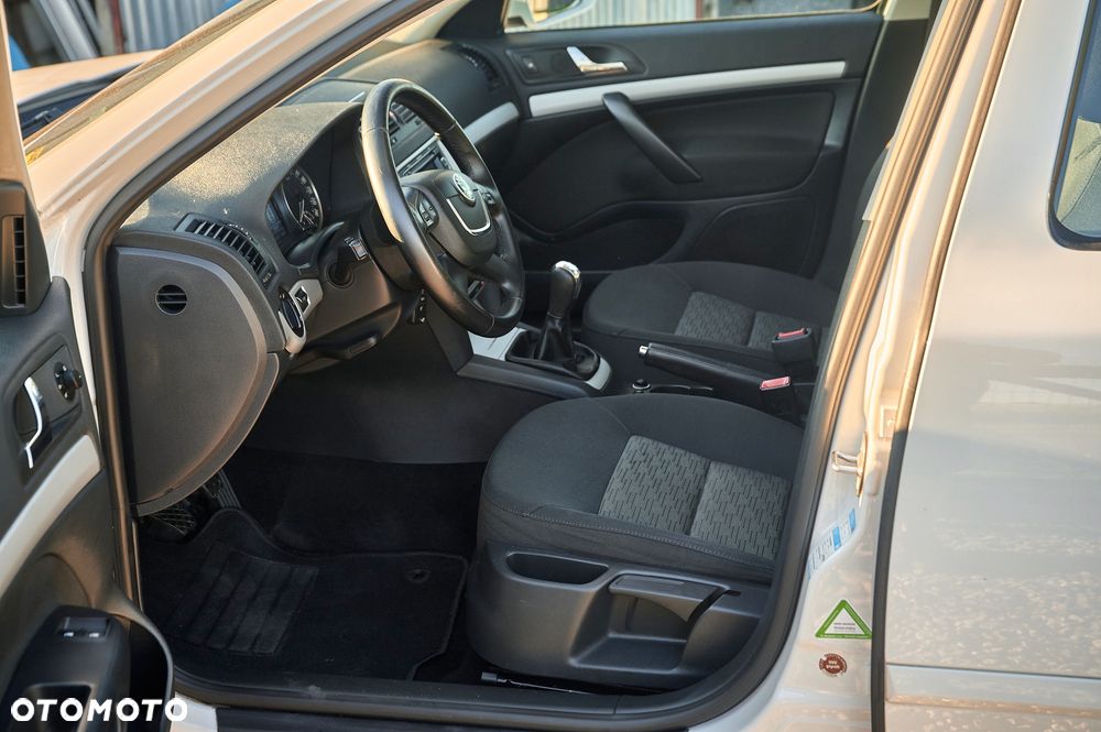 Skoda Octavia 1.6 TDI DPF Elegance - 27
